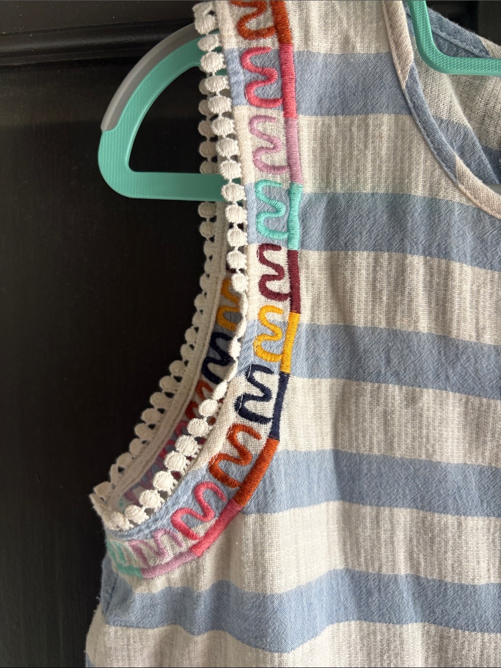 Striped Ruffled Tank Top with Multicolor Trim TMHL. GUC - Picture 4 of 7